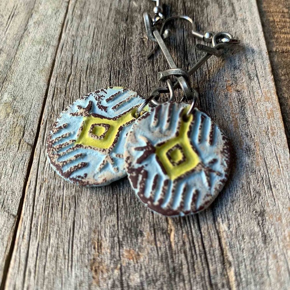 Women's Earrings. - Picture 4 of 4